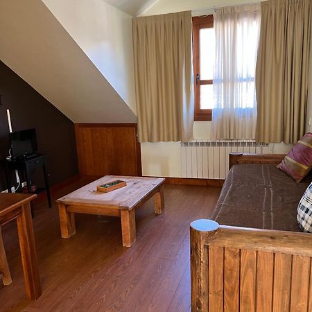 פלצ'וסה Apartamentos Cuirgu מראה חיצוני תמונה