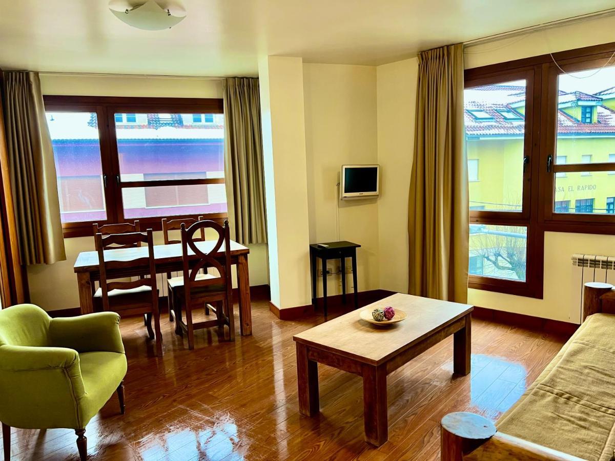 פלצ'וסה Apartamentos Cuirgu מראה חיצוני תמונה